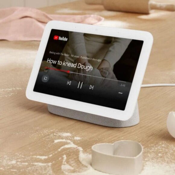 Google Nest Hub (GA00516-US) Smart Display with Google Assistant - Chalk - Picture 7 of 16